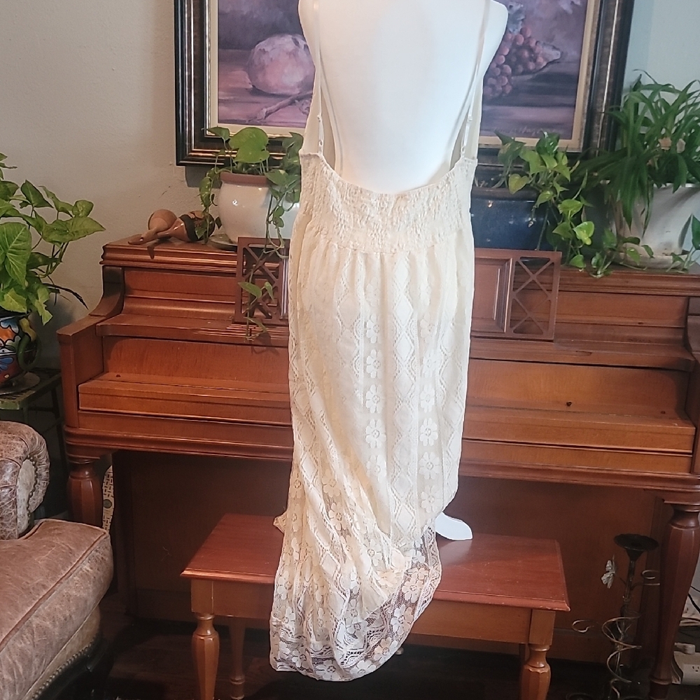 Elegant Cream Lace Backless 4x Dress - Picture 4 of 5